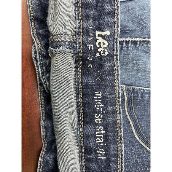 Lee Riders Mid-Rise Straight Women’s Denim Jeans - Picture 5 of 10